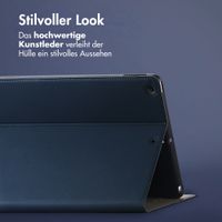 Accezz Classic Klapphülle Apple iPad 9 (2021) 10.2 Zoll / iPad 8 (2020) 10.2 Zoll / iPad 7 (2019) 10.2 Zoll - Dunkelblau