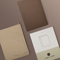 Selencia Riva Klapphülle Apple iPad 11 (2025) 11 Zoll A16 / iPad 10 (2022) 10.9 Zoll - Mocha Brown