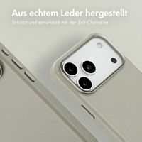 Accezz MagSafe Leather Backcover Apple iPhone 18 Pro / 17 Pro - Light Grey