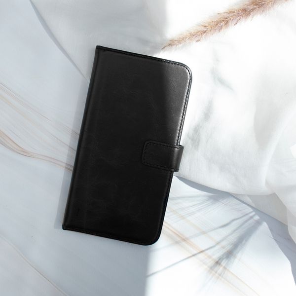 Selencia Echtleder Klapphülle Samsung Galaxy A8 (2018) - Schwarz