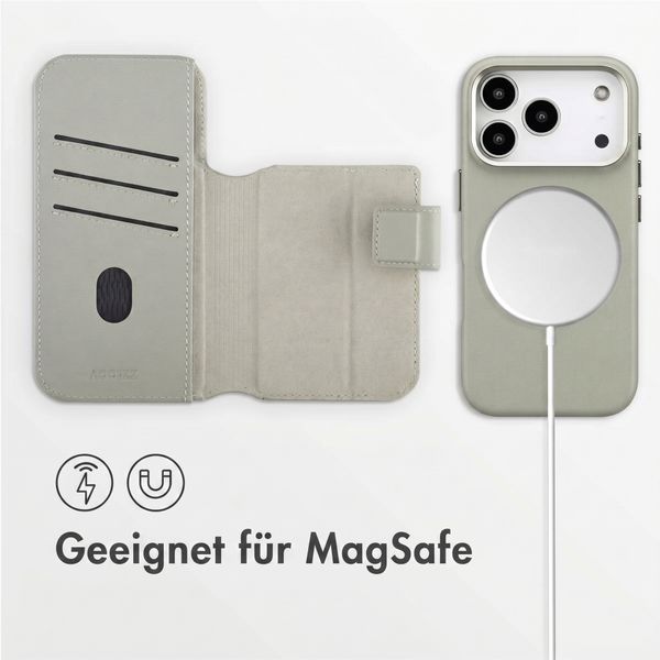 Accezz 2-in-1 Klapphülle aus Leder mit MagSafe Apple iPhone 17 Pro - Light Grey