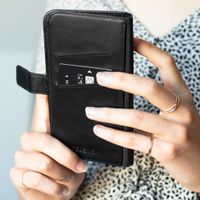 Selencia Echtleder Klapphülle OnePlus 7 Pro - Schwarz