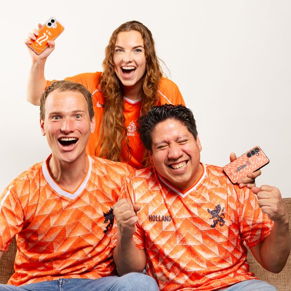 Gestalte dein eigene transparentes Nederlands Elftal Backcover Apple iPhone 15 Pro - Niederländische Nationalmannschaft '04
