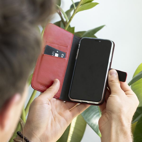 Selencia Echtleder Klapphülle Samsung Galaxy S21 - Rot