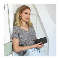 Selencia Echtleder Klapphülle Apple iPhone SE (2016) / 5 / 5s - Schwarz