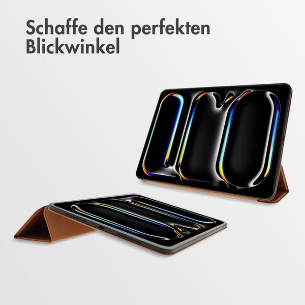 Accezz Leder Trifold Klaphülle Apple iPad Pro 13 (2025) M5 / (2024) M4 - Cognac