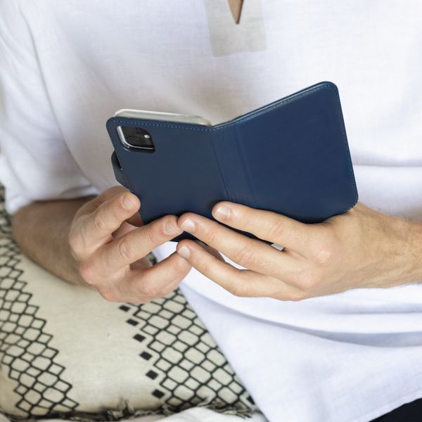Selencia Echtleder Klapphülle Samsung Galaxy S21 Plus - Blau