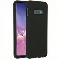 Accezz Liquid Silikoncase Samsung Galaxy S10e - Schwarz