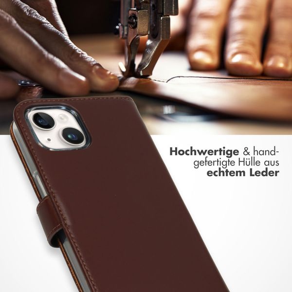Selencia Echtleder Klapphülle Apple iPhone 15 - Braun