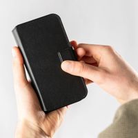 Accezz 2-in-1 Klapphülle aus Leder mit MagSafe Apple iPhone 15 Pro Max - Onyx Black