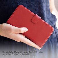 Selencia Echtleder Klapphülle Apple iPhone 15 - Rot