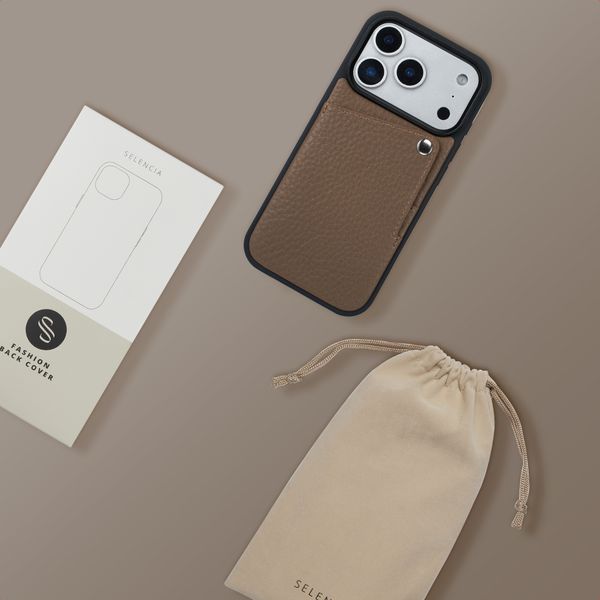 Selencia Riva Back Cover mit Kartenfach Apple iPhone 17 Pro - Mocha Brown
