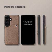 Selencia Riva Back Cover mit Kartenfach Samsung Galaxy S26 Plus - Mocha Brown