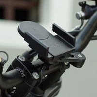 SP Connect Universal Charging Phone Clamp für SPC+ Mounts - Kabelloses Laden - Schwarz