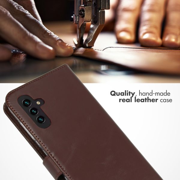 Selencia Echtleder Klapphülle Samsung Galaxy A13 (5G) / A04s - Braun