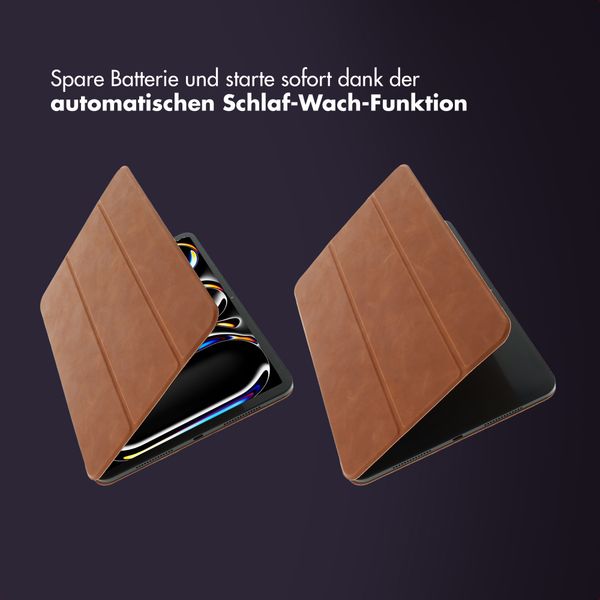Accezz Leder Trifold Klaphülle Apple iPad Pro 11 (2025) M5 / (2024) M4 - Cognac