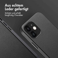 Accezz MagSafe Leather Backcover Apple iPhone 12 (Pro) - Onyx Black