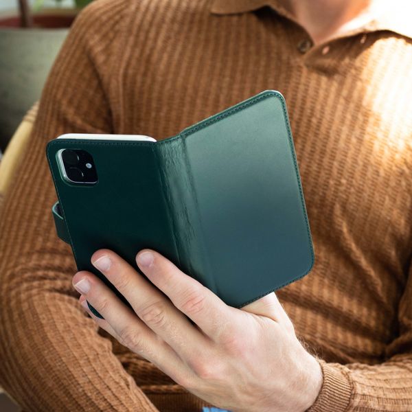 Selencia Echtleder Klapphülle Samsung Galaxy A42 - Grün
