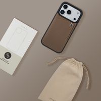Selencia Riva Back Cover mit Kartenfach Apple iPhone 17 Pro Max - Mocha Brown
