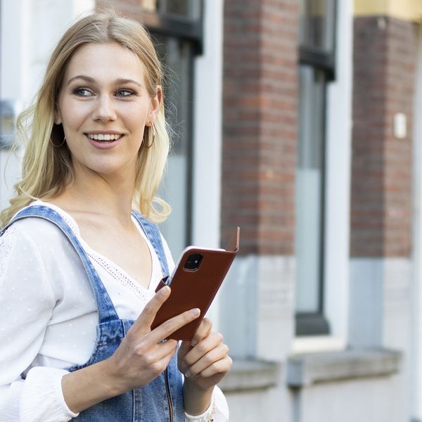 Selencia Echtleder Klapphülle Samsung Galaxy S21 Plus - Hellbraun