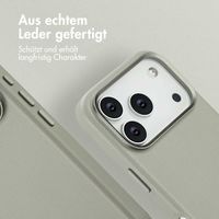 Accezz MagSafe Leather Backcover Apple iPhone 17 Pro - Light Grey