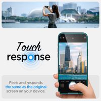 Spigen GLAStR Fit Displayschutzfolie 2er-Pack + Applicator Apple iPhone 16 / 15