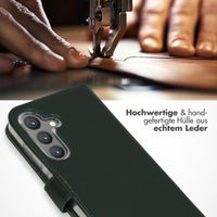 Selencia Echtleder Klapphülle Samsung Galaxy S24 - Grün