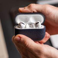 Accezz Echtleder Case  Apple AirPods 1 / 2 - Dunkelblau