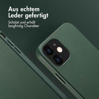 Accezz MagSafe Leather Backcover Apple iPhone 12 (Pro) - Cedar Green