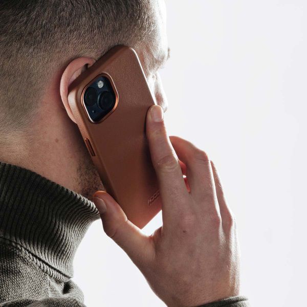 Accezz MagSafe Leather Backcover Apple iPhone 13 Pro - Sienna Brown