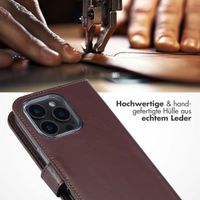 Selencia Echtleder Klapphülle Apple iPhone 16 Pro - Braun