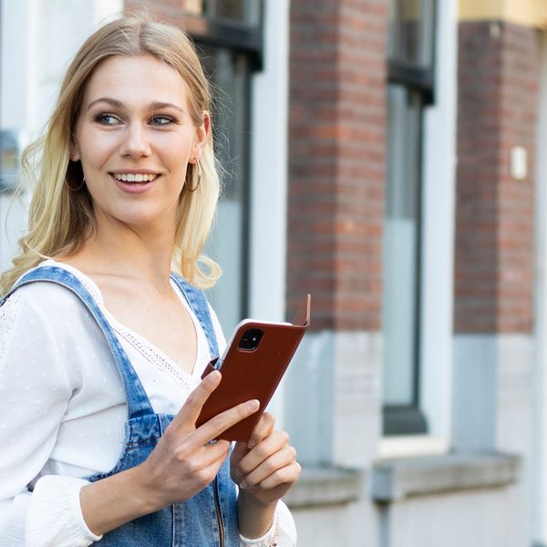 Selencia Echtleder Klapphülle Apple iPhone X / Xs - Hellbraun