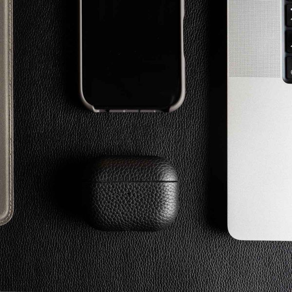 Accezz Echtleder Case  Apple AirPods 1 / 2 - Schwarz