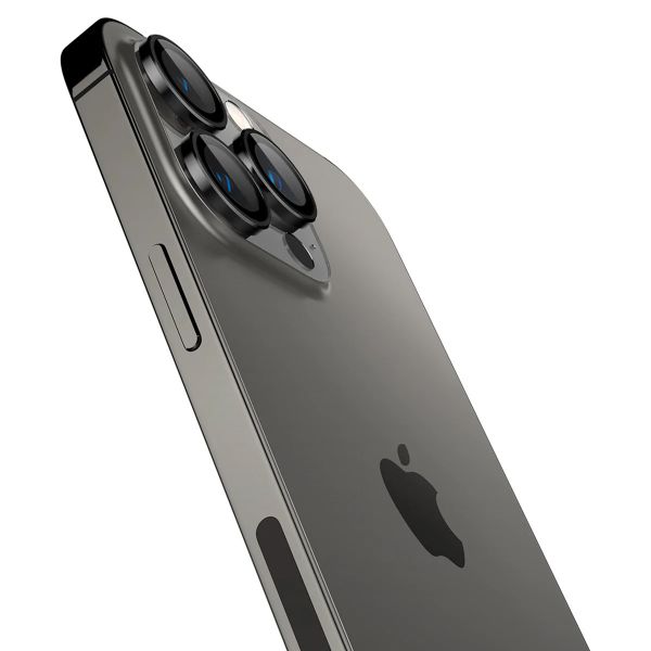 Spigen Optik Pro EZ Fit Lens Protector 2er-Pack Apple iPhone 16 Pro (Max) / 15 Pro (Max) / 14 Pro (Max) - Schwarz