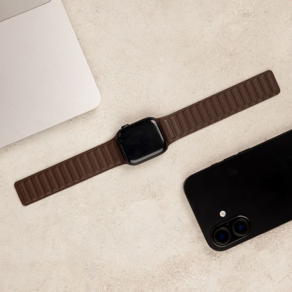 Accezz Magnetisches Echtlederarmband für Apple Watch | 44/45/46/49 mm - Chocolate Brown