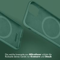 Accezz Liquid Silikoncase mit MagSafe Apple iPhone 12 (Pro) - Dunkelgrün