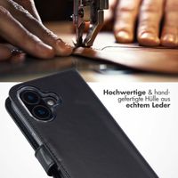 Selencia Echtleder Klapphülle Apple iPhone 16 - Schwarz
