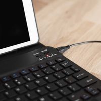 Accezz Bluetooth Keyboard Klapphülle Samsung Galaxy Tab A11 Plus - QWERTZ / DE - Schwarz