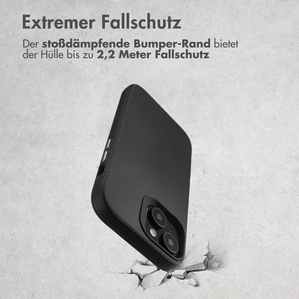Accezz Tough Back Cover mit MagSafe Apple iPhone 15 - Schwarz