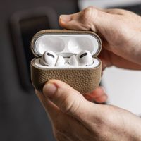 Accezz Echtleder Case  Apple AirPods 1 / 2 - Taupe