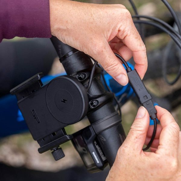 SP Connect Universal Charging Phone Clamp für SPC+ Mounts - Kabelloses Laden - Schwarz