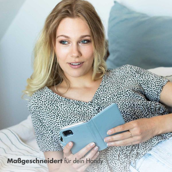 Selencia Echtleder Klapphülle Apple iPhone SE (2022 / 2020) / 8 / 7 / 6(s) - Air Blue