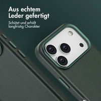 Accezz MagSafe Leather Backcover Apple iPhone 17 Pro - Cedar Green