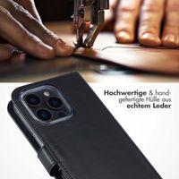 Selencia Echtleder Klapphülle Apple iPhone 16 Pro - Schwarz