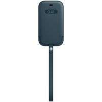 Apple Ledersleeve MagSafe Apple iPhone 12 (Pro) - Baltic Blue