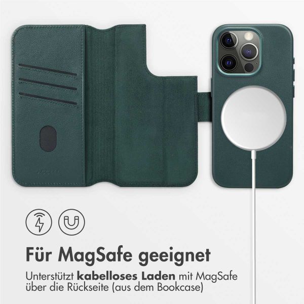 Accezz 2-in-1 Klapphülle aus Leder mit MagSafe Apple iPhone 15 Pro - Cedar Green