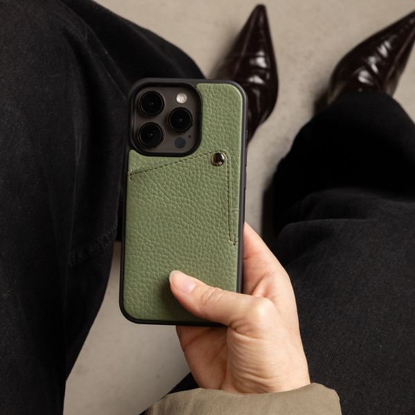 Selencia Riva Back Cover mit Kartenfach Samsung Galaxy S25 / S24 - Sage Green