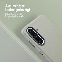 Accezz MagSafe Leather Backcover Samsung Galaxy A36 / A56 - Light Grey