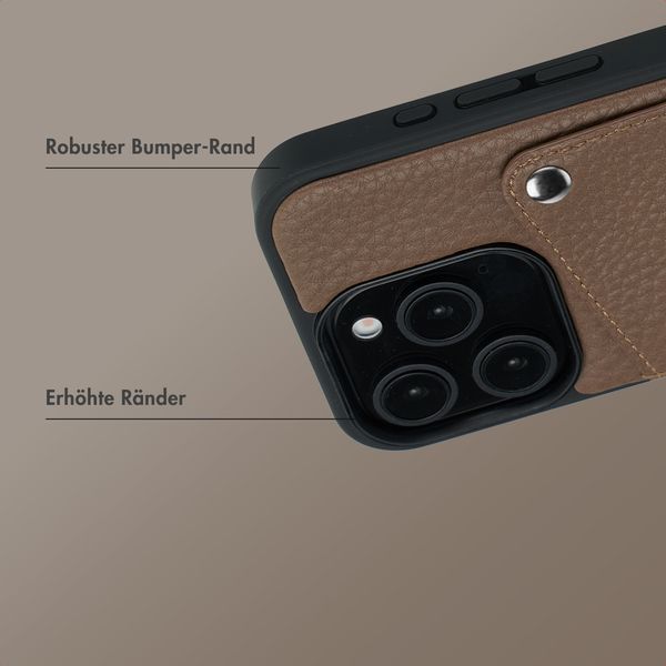 Selencia Riva Back Cover mit Kartenfach Apple iPhone 15 Pro - Mocha Brown