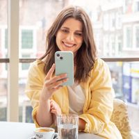 Accezz Liquid Silikoncase Apple iPhone 12 (Pro) - Sky Blue